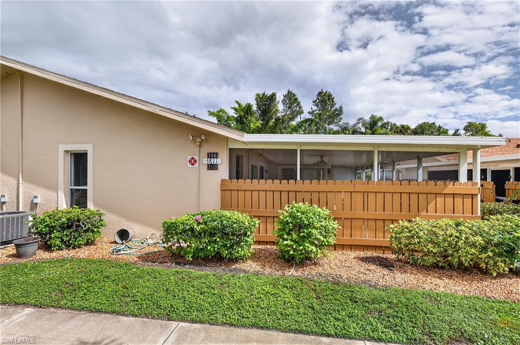 PALM LAKES - Residential