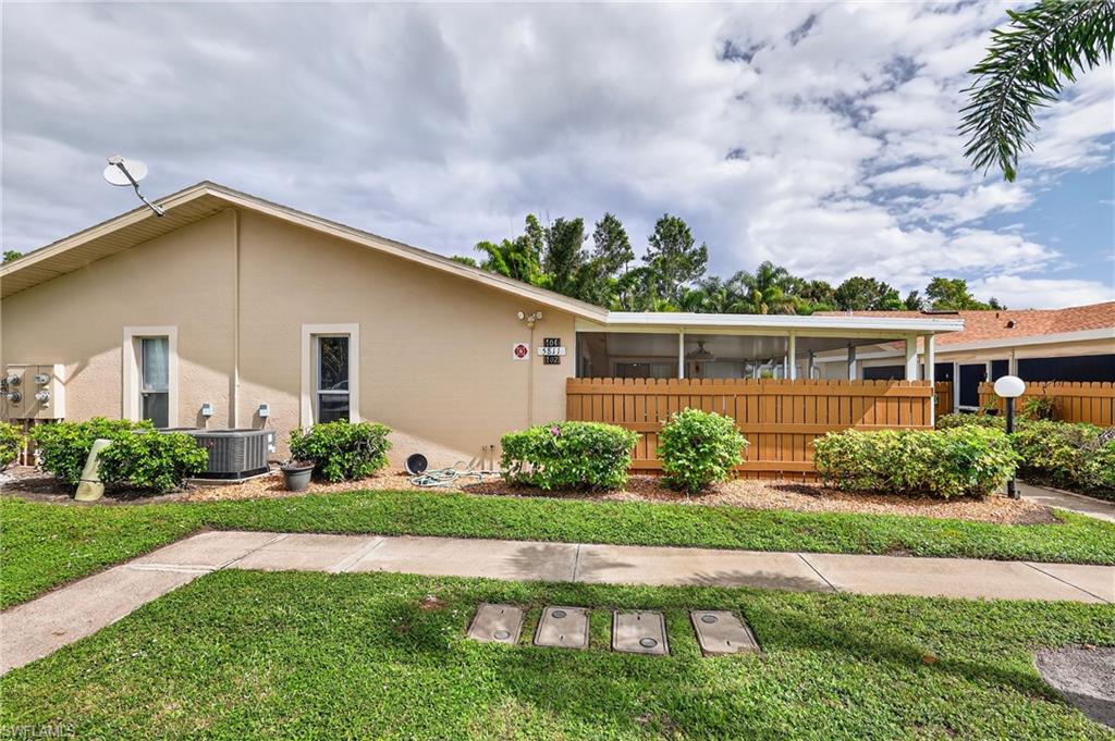 PALM LAKES - Residential