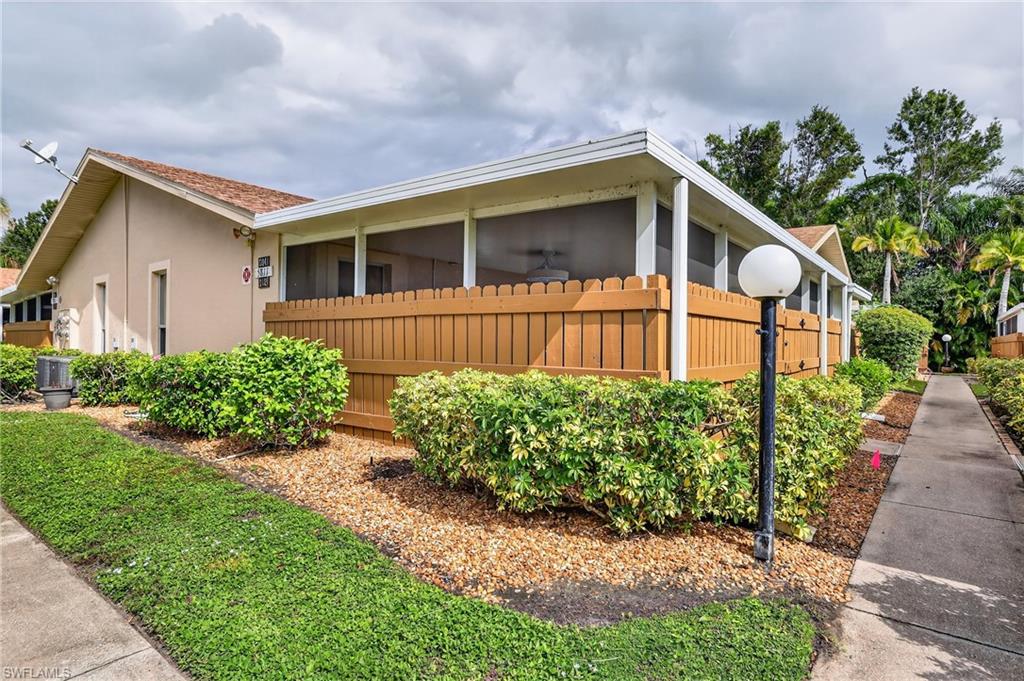 PALM LAKES - Residential