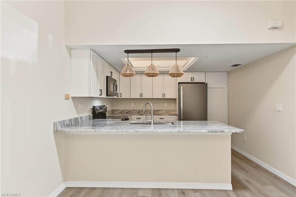 PALM LAKES - Residential