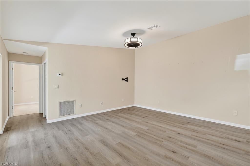 PALM LAKES - Residential
