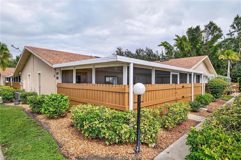 PALM LAKES - Residential