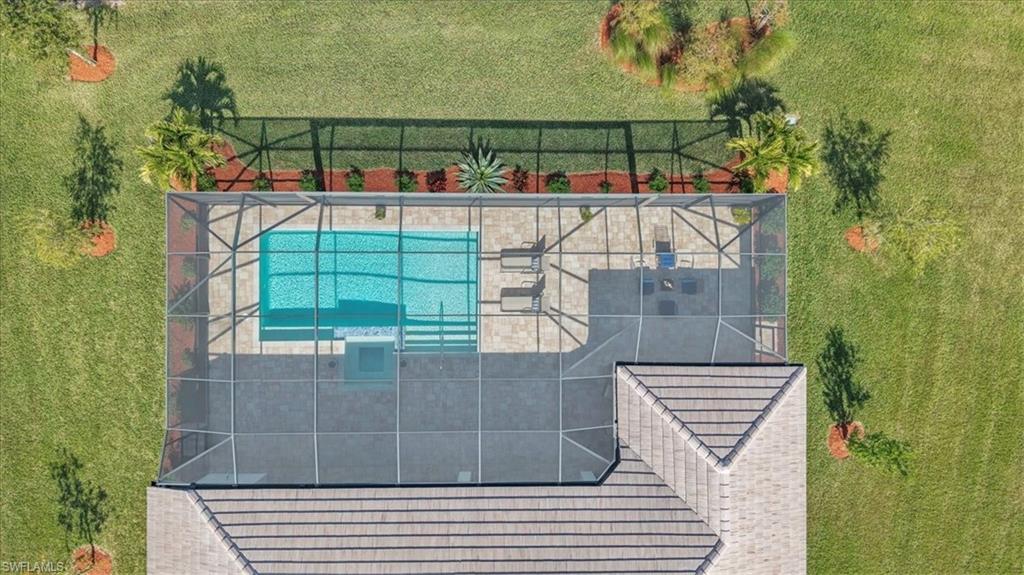 COUNTRY CLUB - Residential