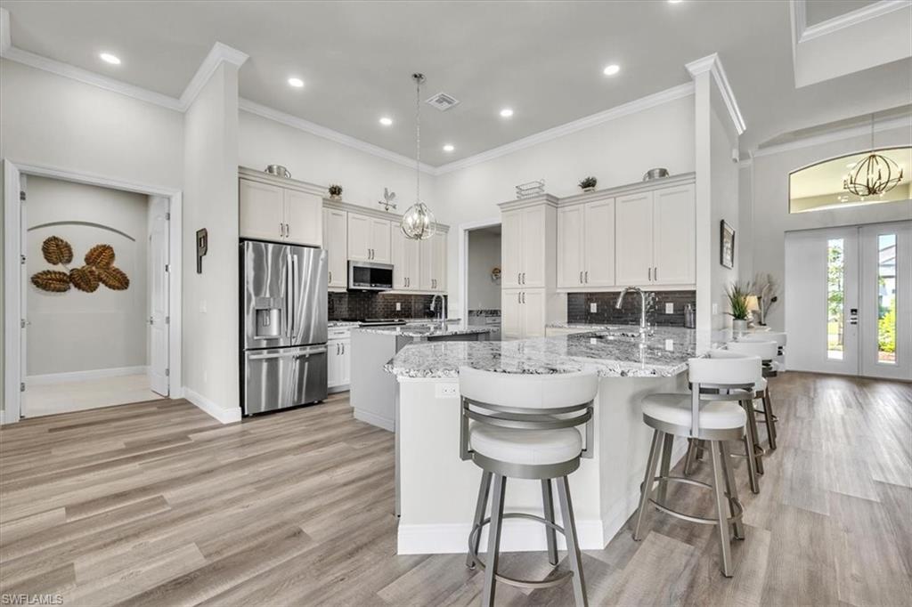 COUNTRY CLUB - Residential