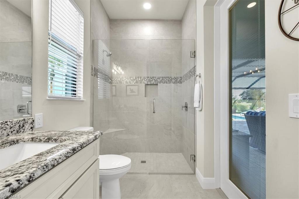 COUNTRY CLUB - Residential