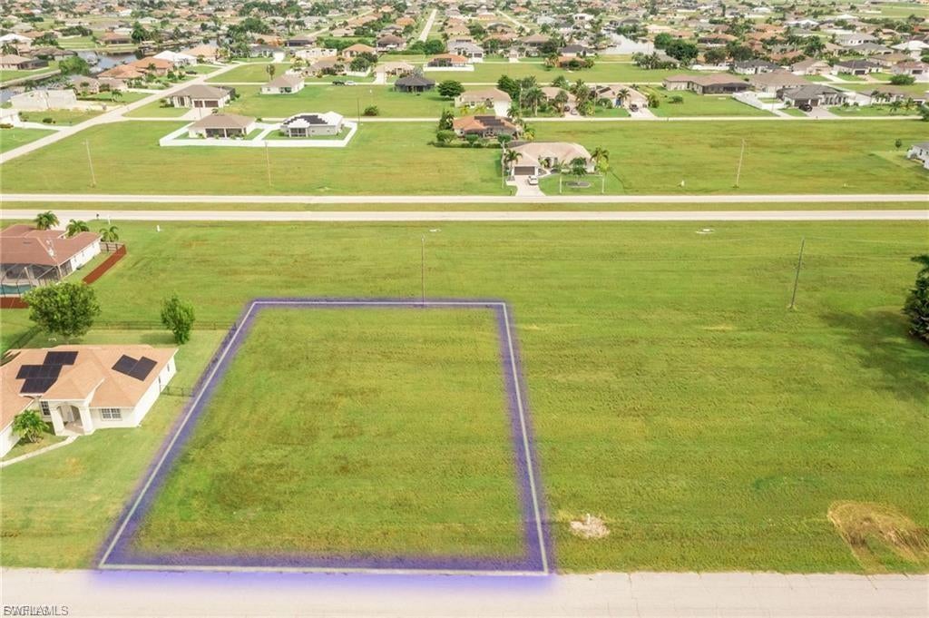 CAPE CORAL - Land