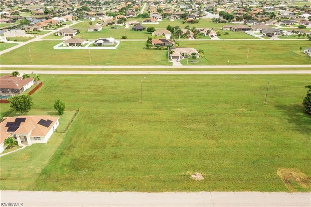 CAPE CORAL - Land