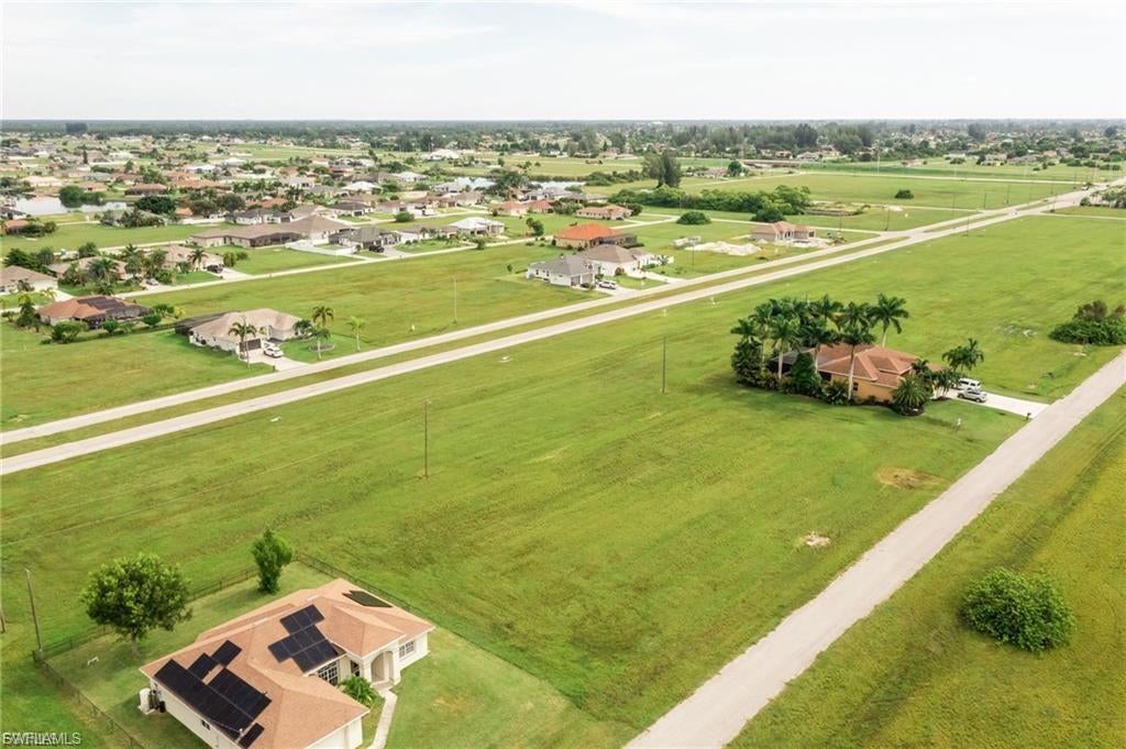 CAPE CORAL - Land