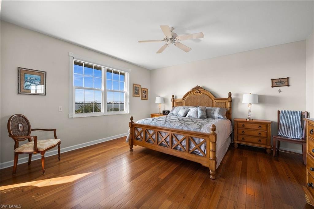 VINTAGE BAY - Residential