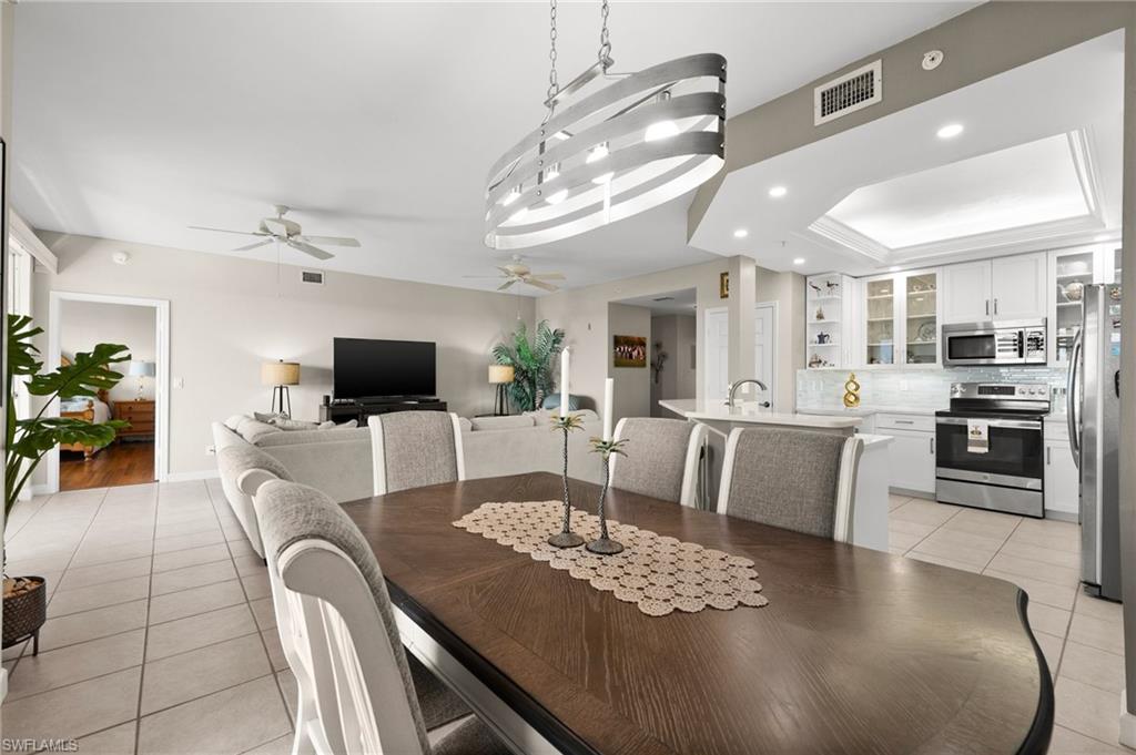 VINTAGE BAY - Residential