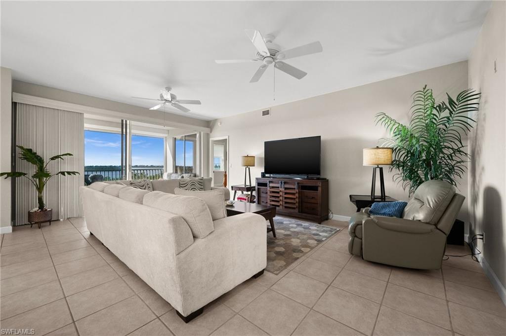 VINTAGE BAY - Residential