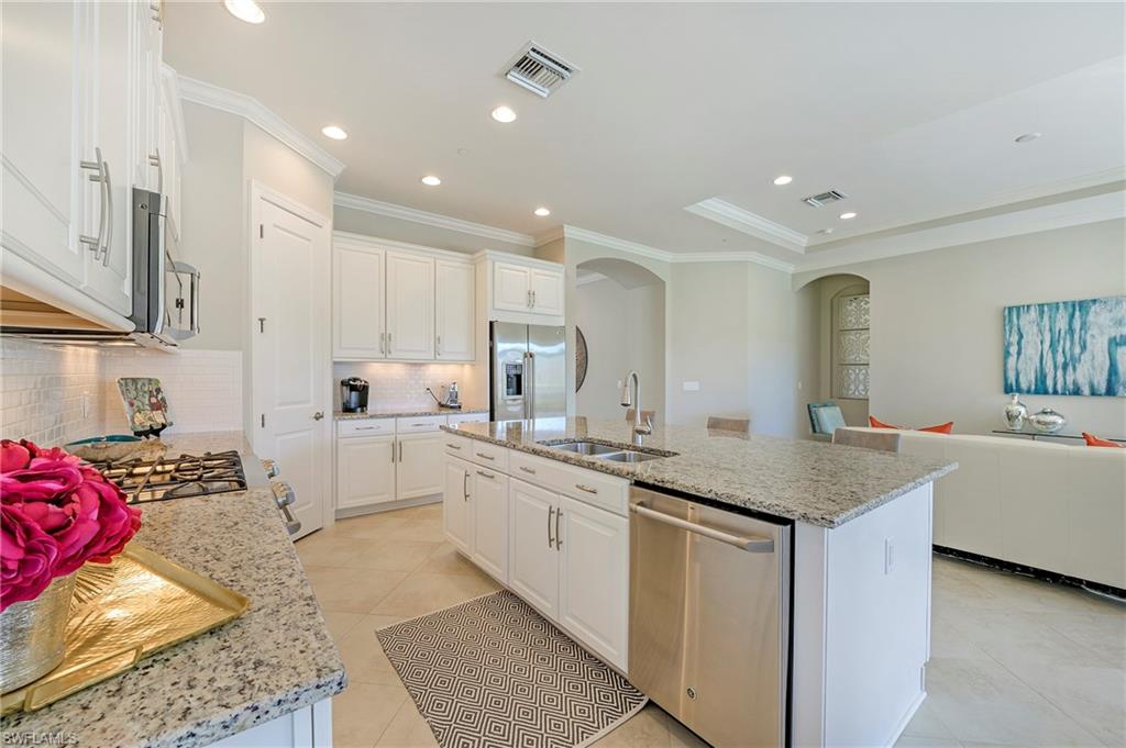 PEBBLE POINTE - Residential