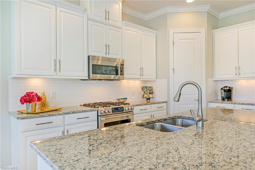 PEBBLE POINTE - Residential