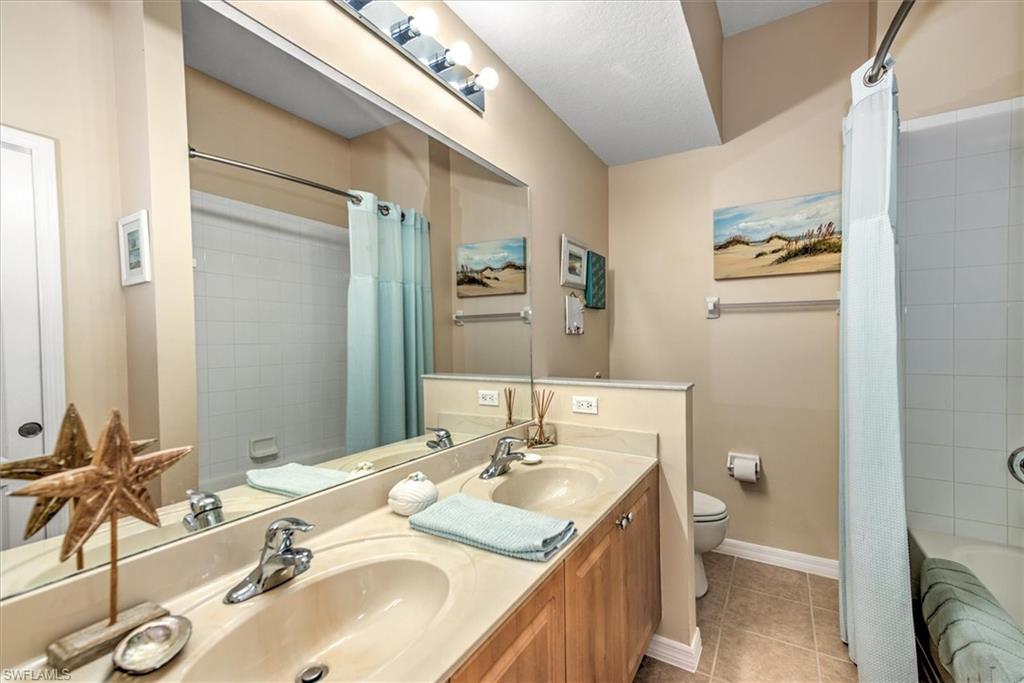 CORAL LAKES - Residential