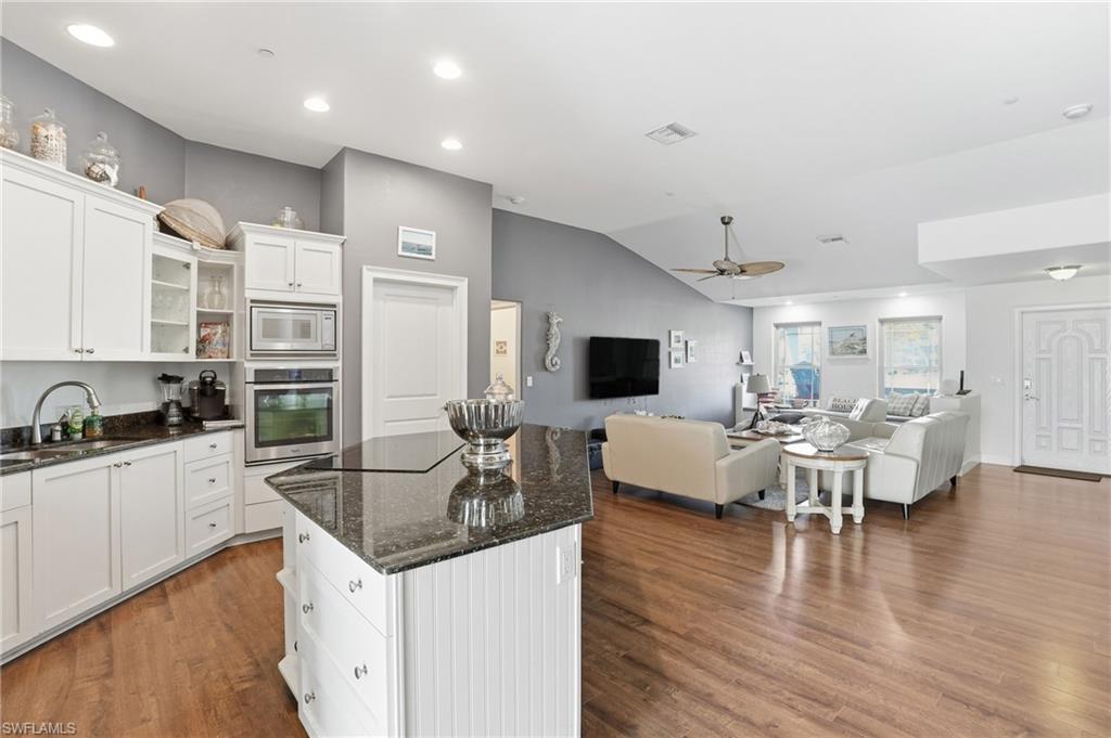 CHARLOTTE SHORES - Residential