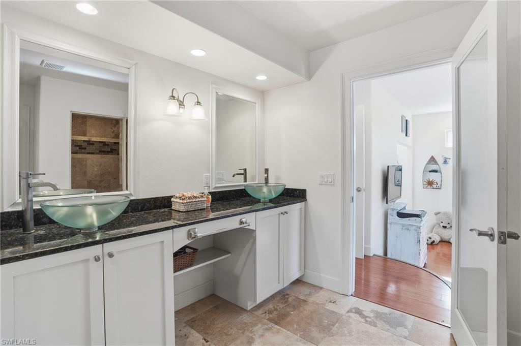 CHARLOTTE SHORES - Residential