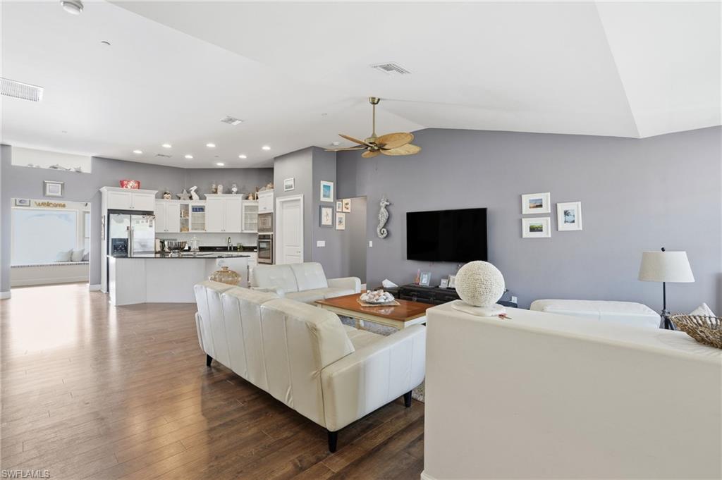 CHARLOTTE SHORES - Residential