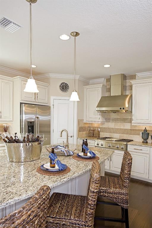 PEBBLE POINTE - Residential
