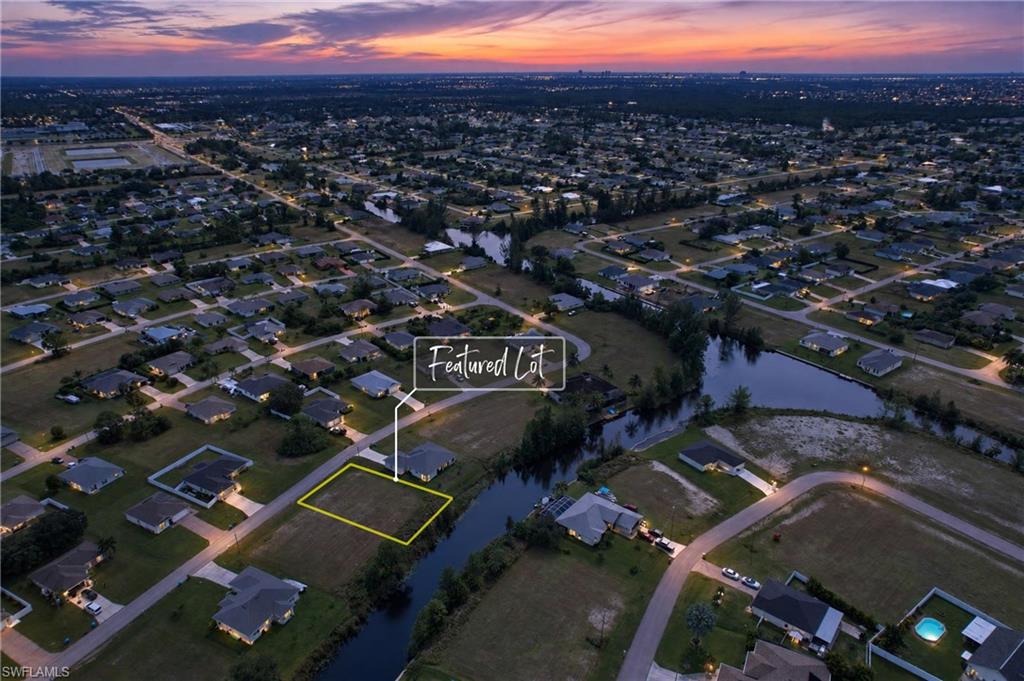 CAPE CORAL - Land