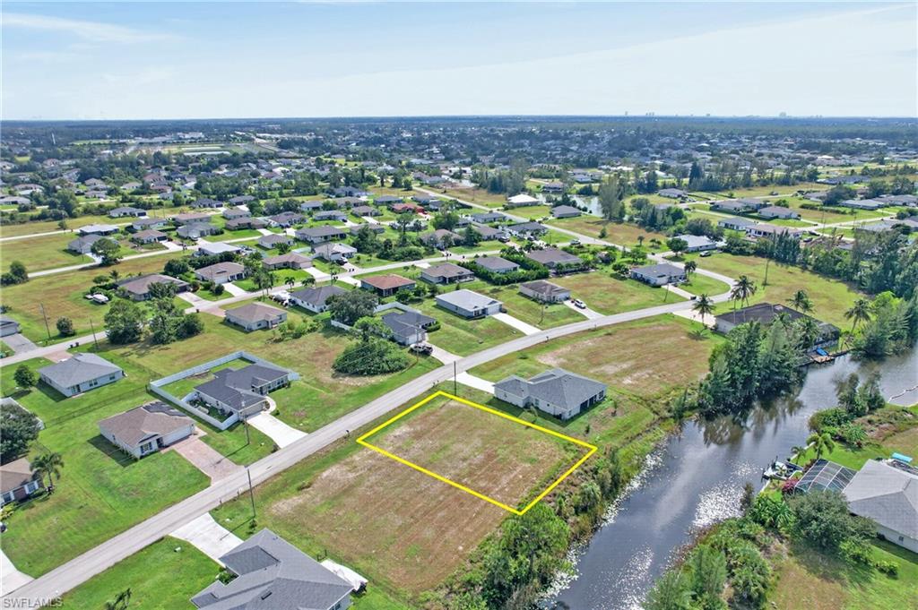 CAPE CORAL - Land