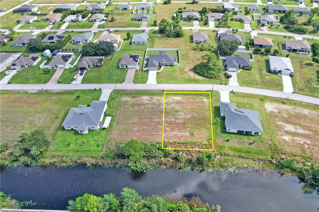CAPE CORAL - Land