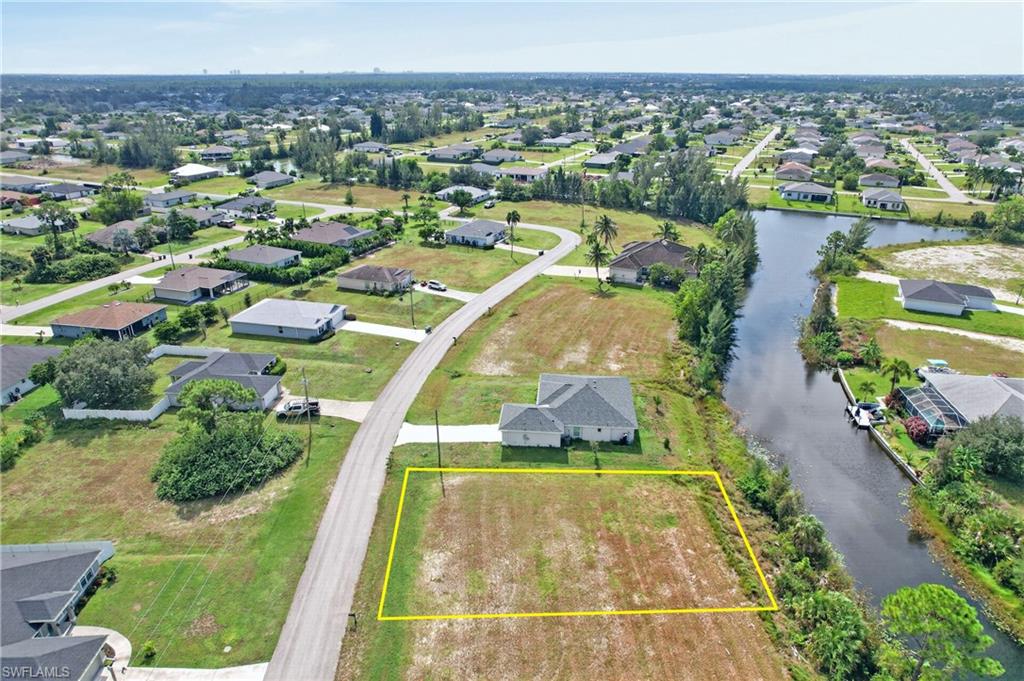 CAPE CORAL - Land