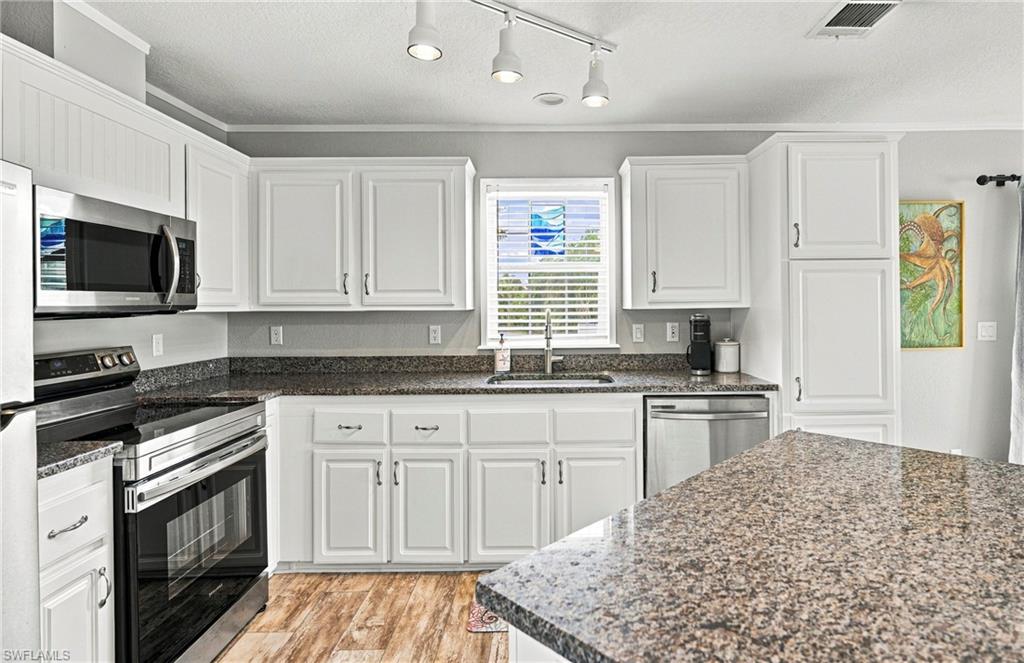 PINE ISLAND VILLAS - Residential