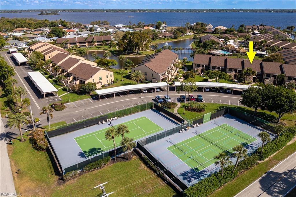 ADMIRALTY YACHT & RACQUET CLUB - Residential