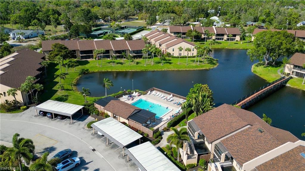 ADMIRALTY YACHT & RACQUET CLUB - Residential