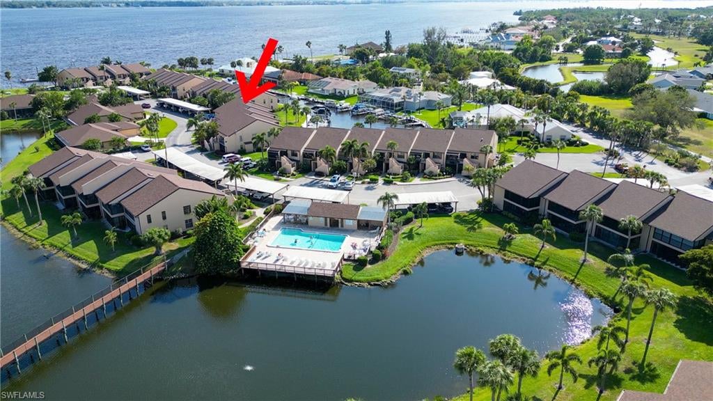 ADMIRALTY YACHT & RACQUET CLUB - Residential
