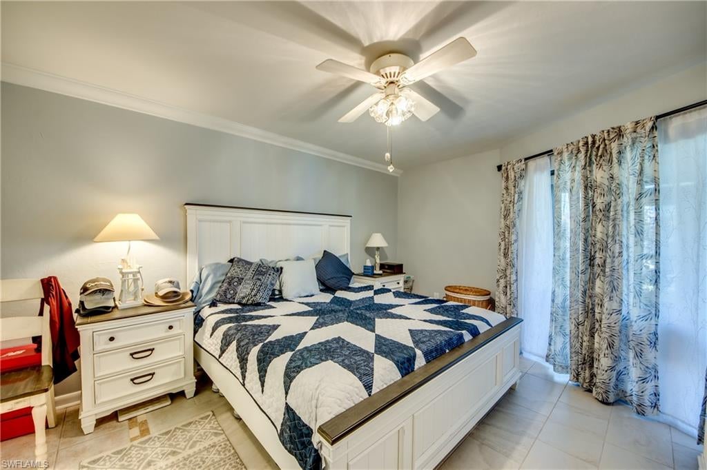 ADMIRALTY YACHT & RACQUET CLUB - Residential