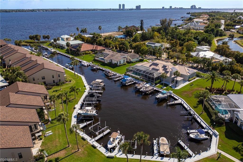 ADMIRALTY YACHT & RACQUET CLUB - Residential