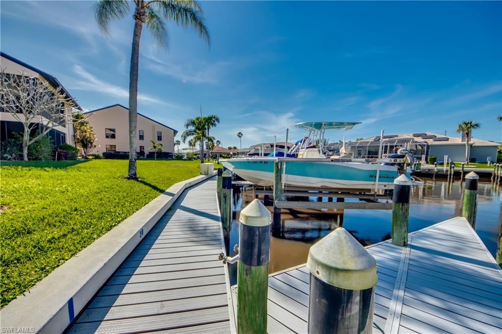 ADMIRALTY YACHT & RACQUET CLUB - Residential