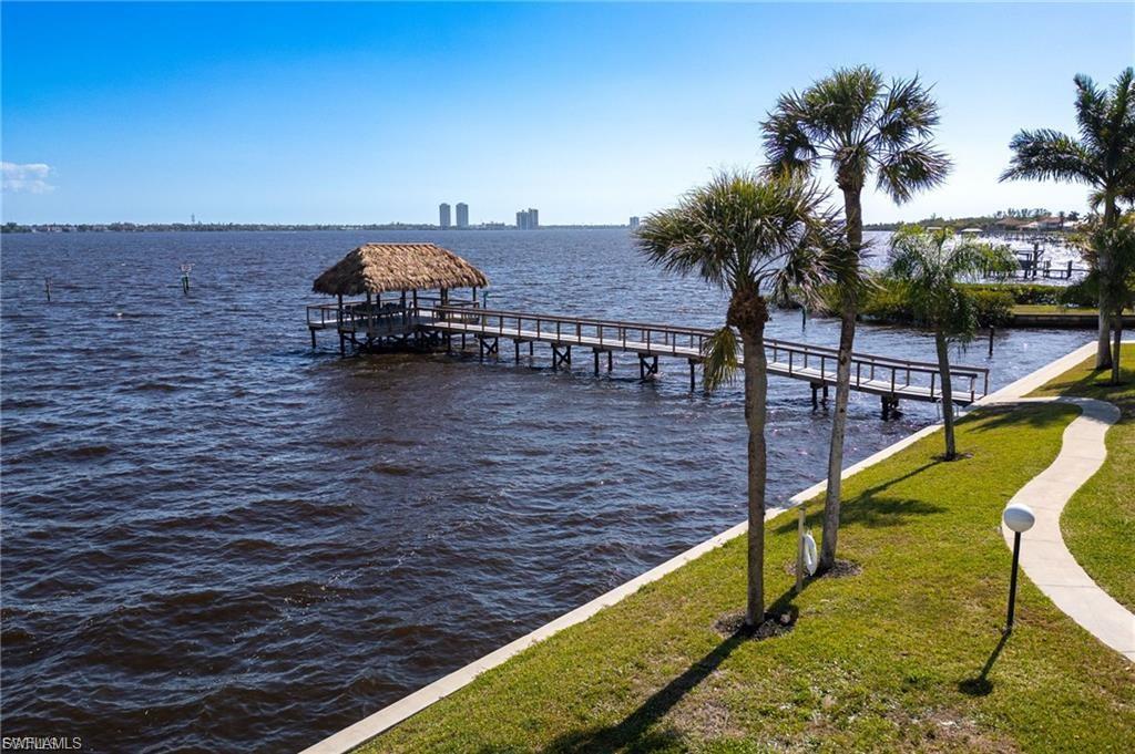 ADMIRALTY YACHT & RACQUET CLUB - Residential