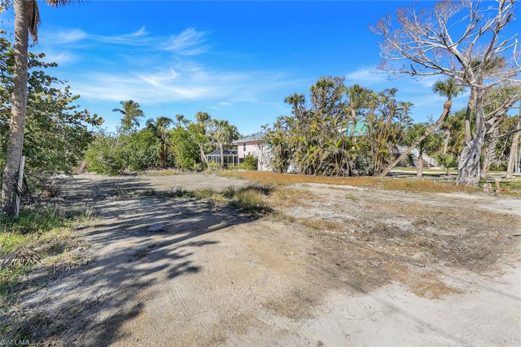 SANIBEL SHORES - Land