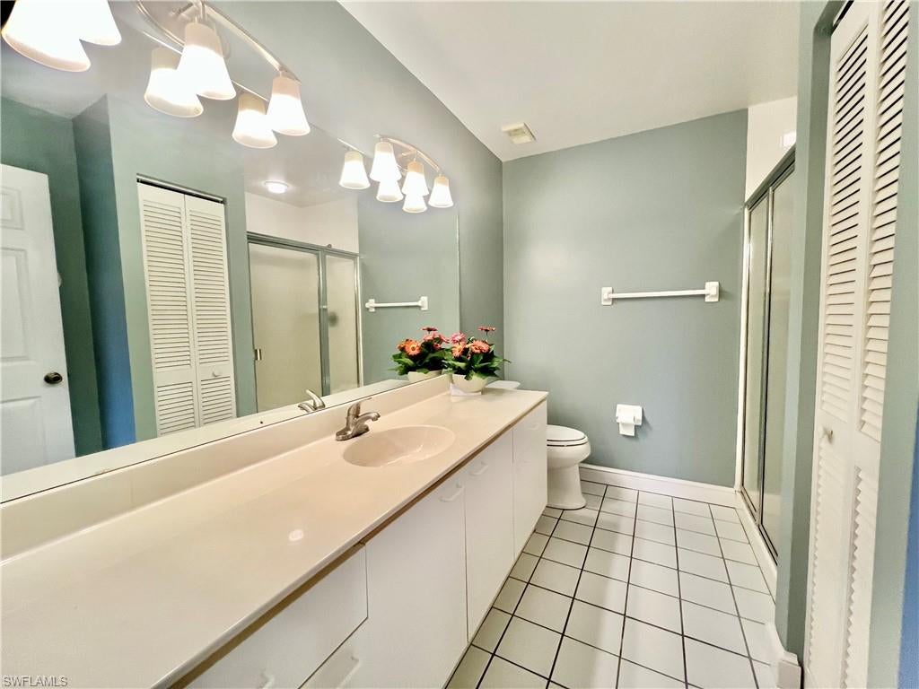 VILLAGES AT EMERALD LAKES - Residential Lease