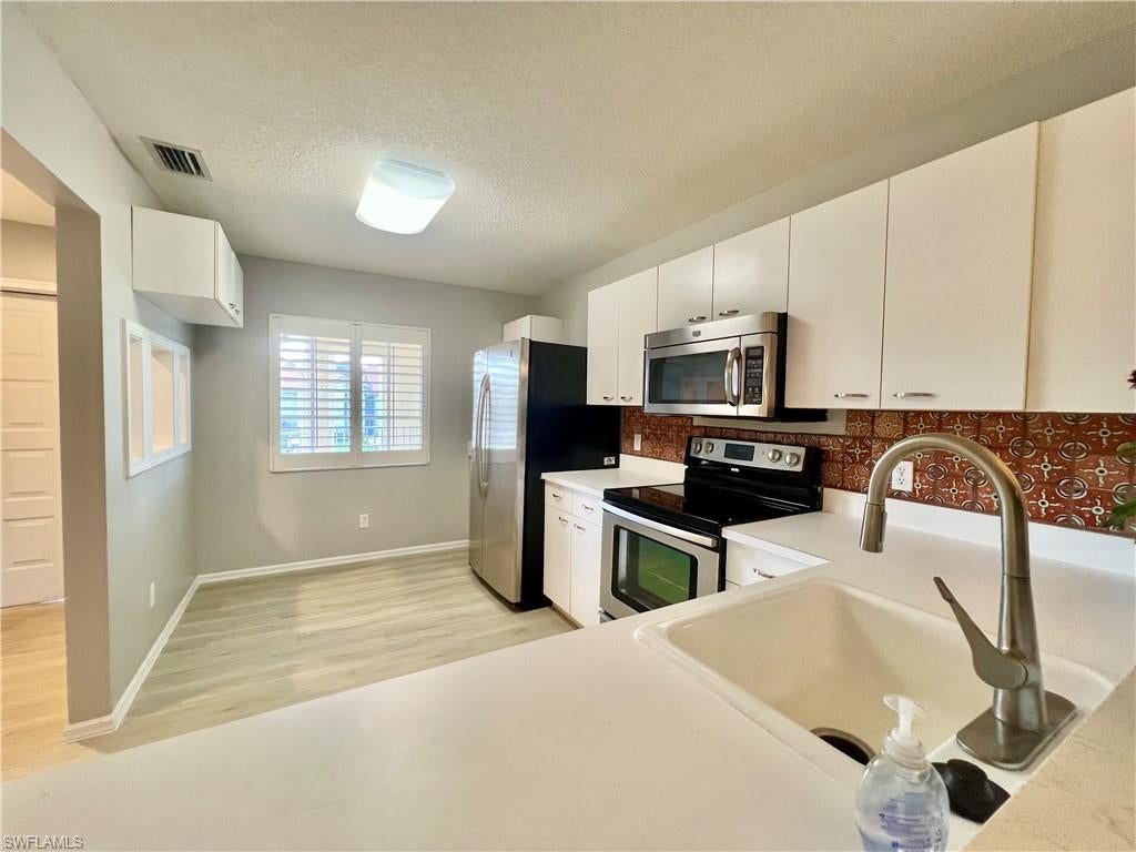 VILLAGES AT EMERALD LAKES - Residential Lease