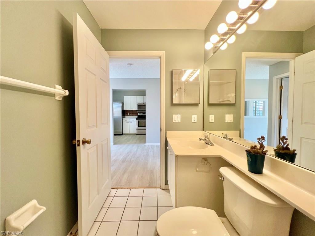 VILLAGES AT EMERALD LAKES - Residential Lease