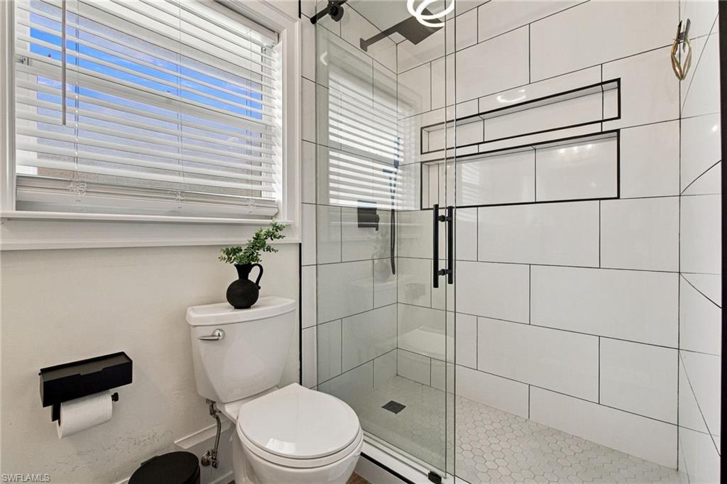 SANDY HOLLOW - Residential