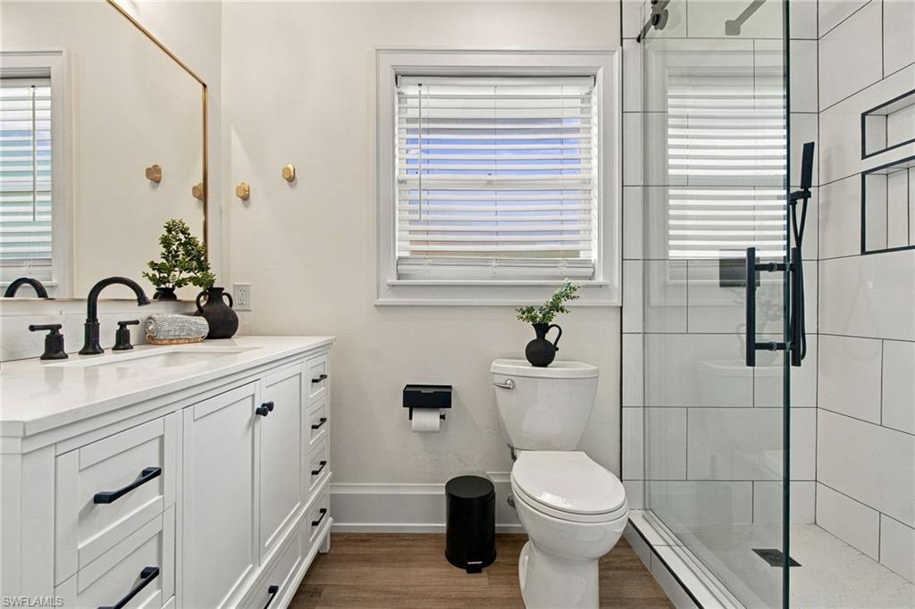 SANDY HOLLOW - Residential