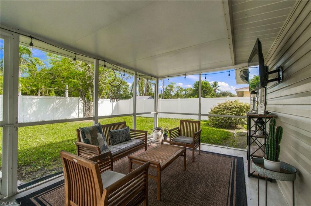 SANDY HOLLOW - Residential