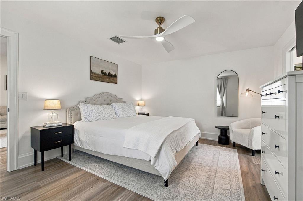 SANDY HOLLOW - Residential