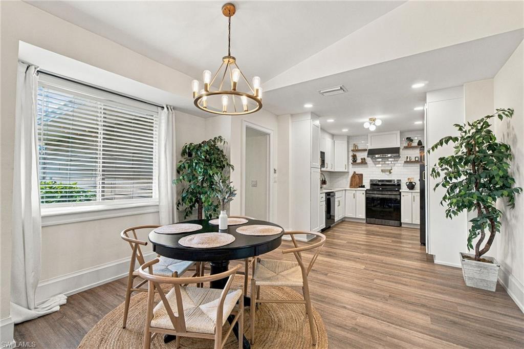 SANDY HOLLOW - Residential