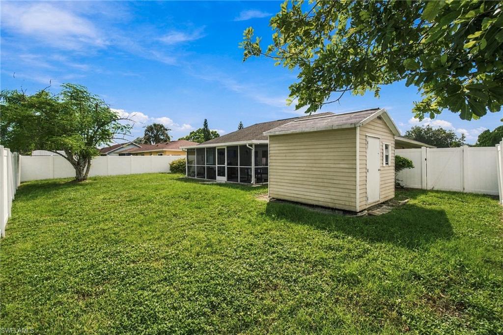 SANDY HOLLOW - Residential
