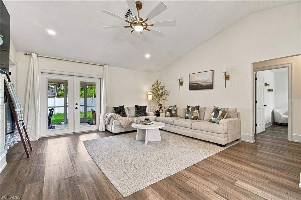 SANDY HOLLOW - Residential