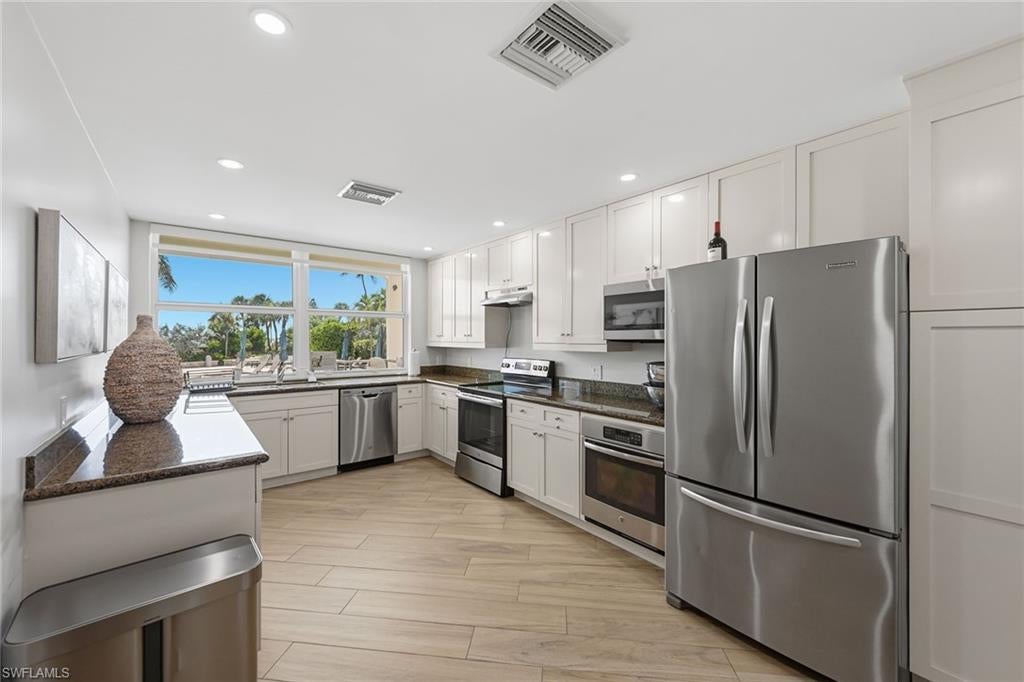 PARK SHORE TOWER - Residential Lease