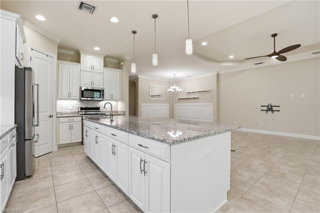 PEBBLE POINTE - Residential