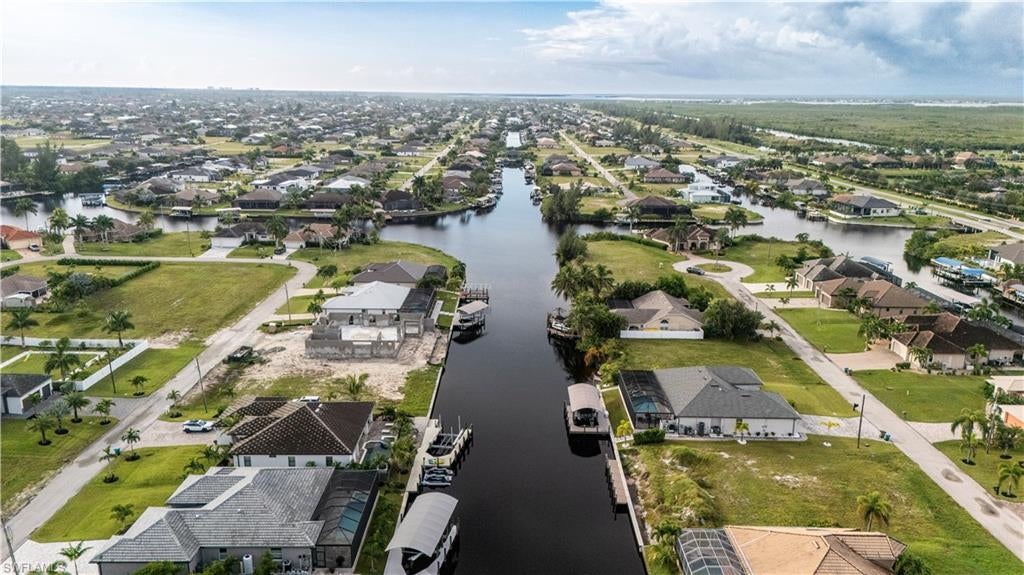 CAPE CORAL - Land