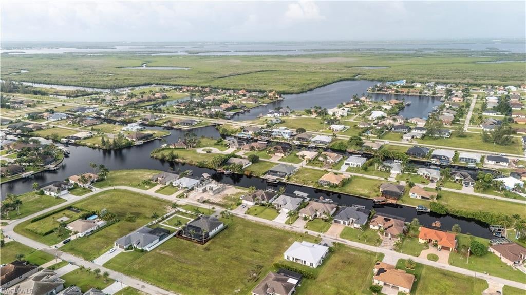 CAPE CORAL - Land