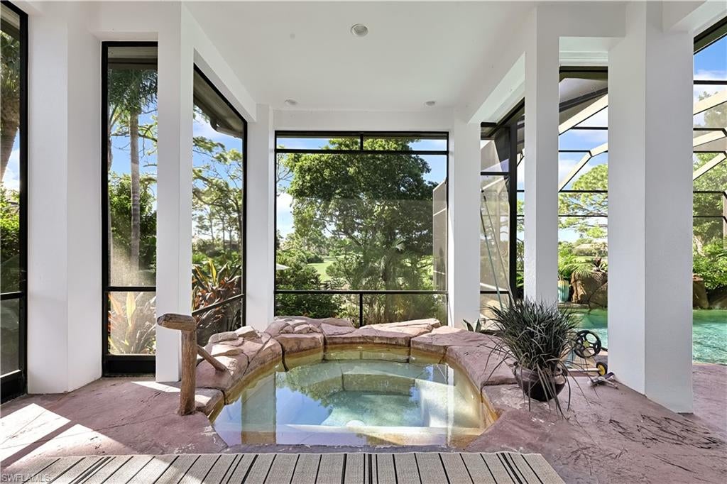 CREEKSIDE - Residential